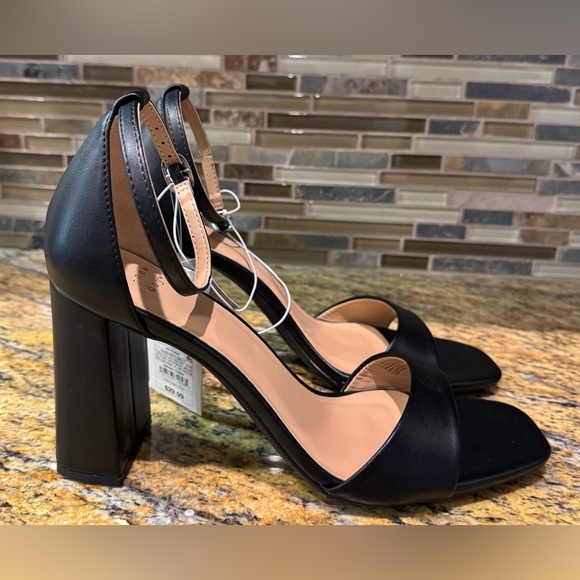 A New Day Ankle Strap Heels Memory Foam Womens Size 10 Black Color - Picture 3 of 8